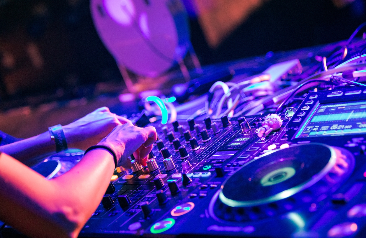 a dj playing music at a casino party event jacksonville florida